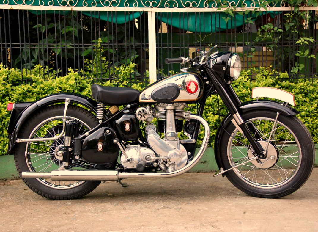 Новый электроцикл из Англиии: странная реклама передовых технологий бса б31