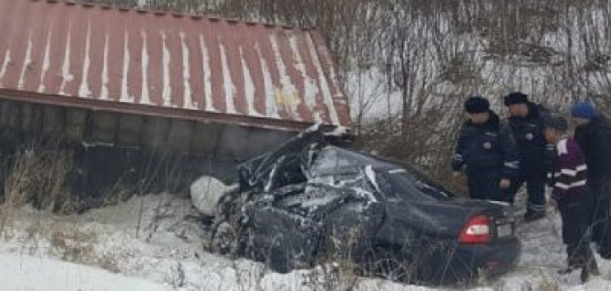 Два человека погибли в ДТП с грузовиком в Красноярском крае