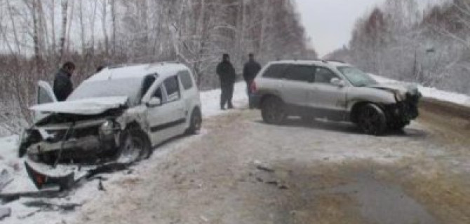 Женщина и ребенок попали в больницу после ДТП в Туле