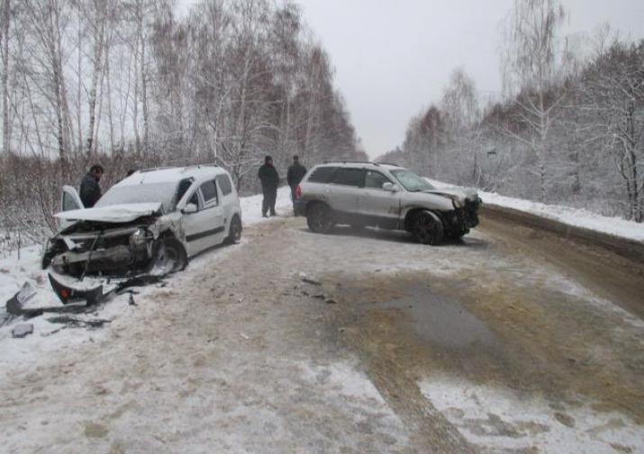 Женщина и ребенок попали в больницу после ДТП в Туле
