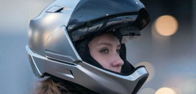 Придуман «умный» мотошлем