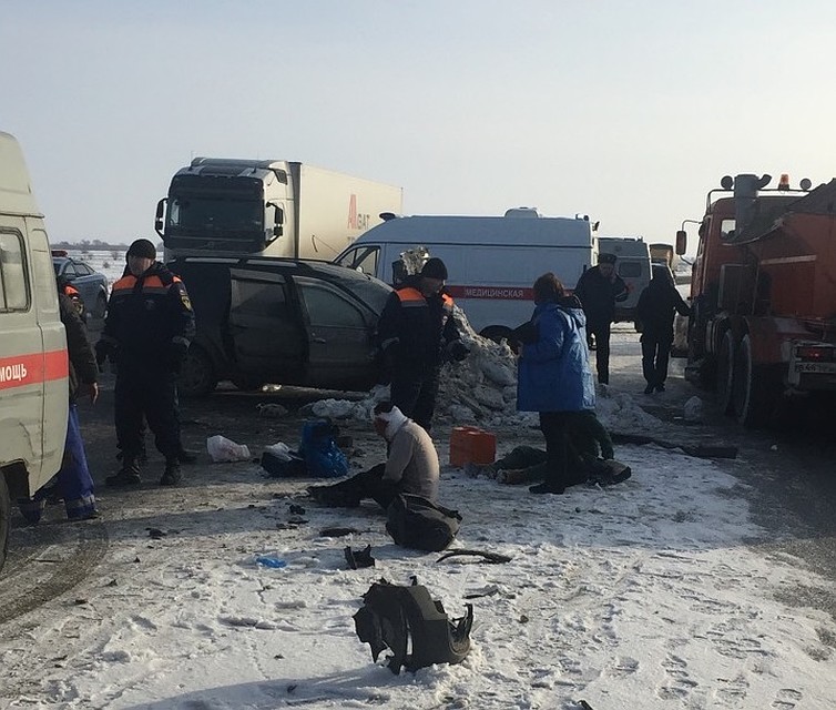 В ДТП с КамАЗом в Энгельсском районе пострадали 6 человек (2)