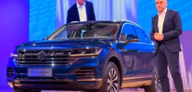 Volkswagen показал гибридные версии Touareg и Tayron
