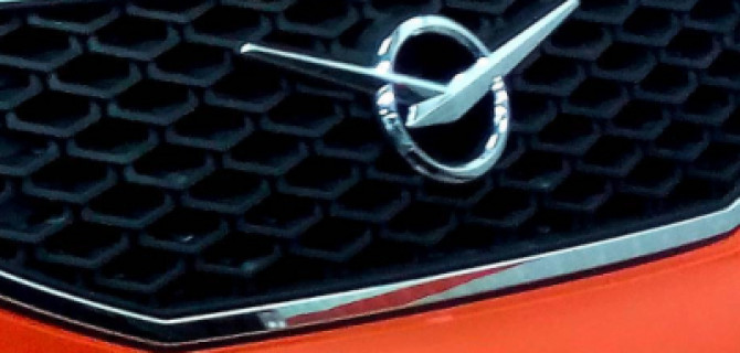 Ждать ли от УАЗа оранжевых "Буханки" и "Хантера" в 2019 году