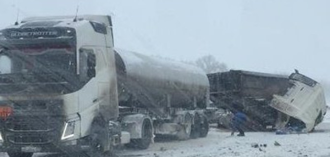 Три человека пострадали в ДТП с фурами под Сызранью