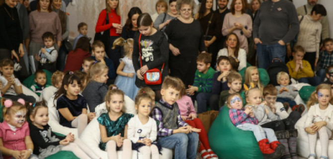  Новогодняя елка от АвтоСпецЦентр ŠKODA растопила горячие сердца юных поклонников чешского бренда