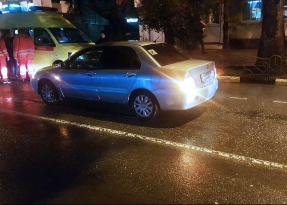 В Сочи автомобиль сбил 12-летнююю девочку