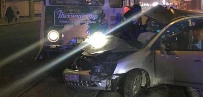 Женщина-водитель погибла в ДТП с трамваем в Иркутске