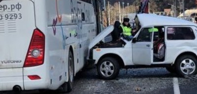 В Сочи в ДТП с автобусом погиб человек