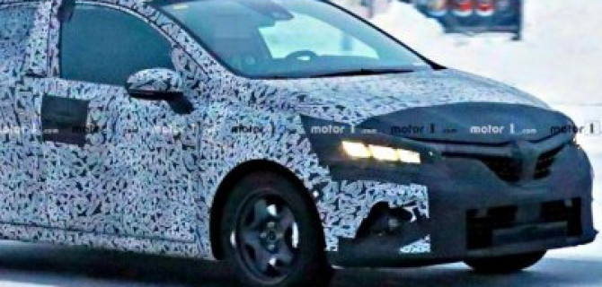 Французы испытывают новый Renault Clio