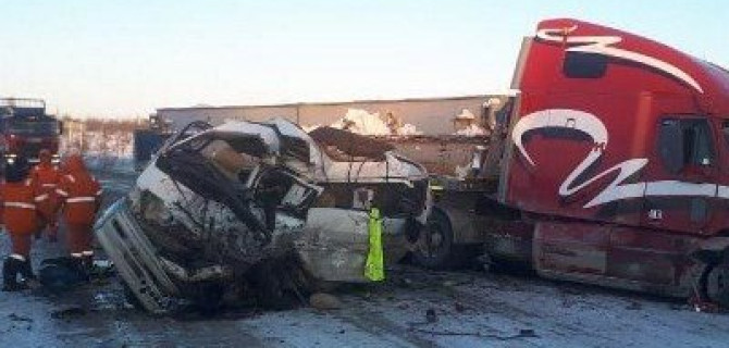 Пассажирка микроавтобуса погибла в ДТП в Ногликском районе