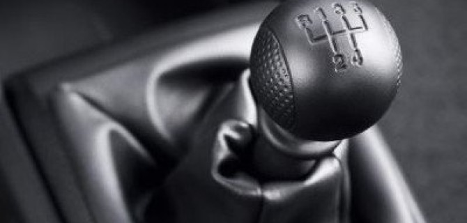 Автомобили с МКПП не заняли даже половины российского авторынка