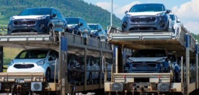 Автомобилей в Россию ввозится мало, но зато японских и немецких