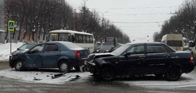 Три человека пострадали в ДТП в Иванове