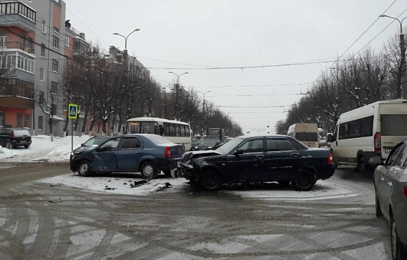 Три человека пострадали в ДТП в Иванове