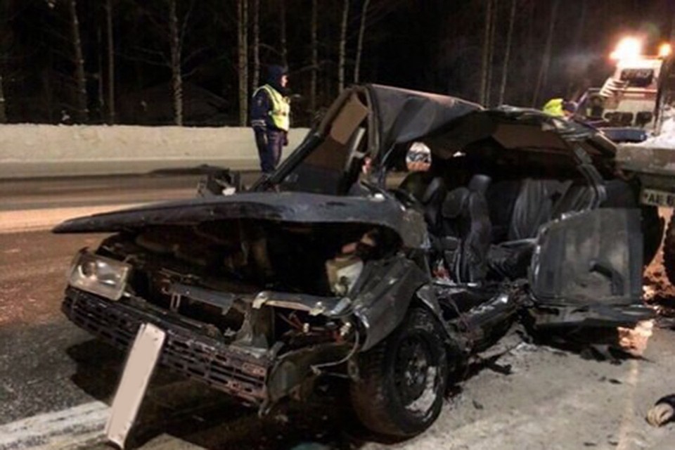 Два человека погибли в ДТП с лесовозом под Кировом