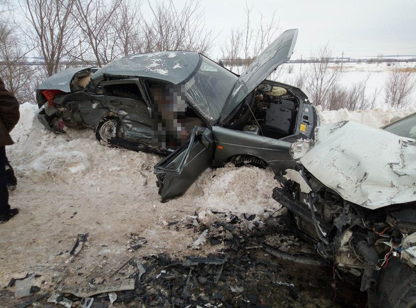 Женщина-водитель «Лады» погибла в ДТП в Кинель-Черкасском районе (1)