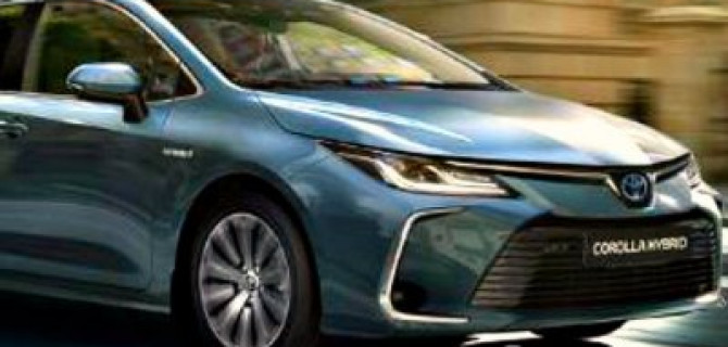 Toyota начала выпуск новых седанов Corolla для России
