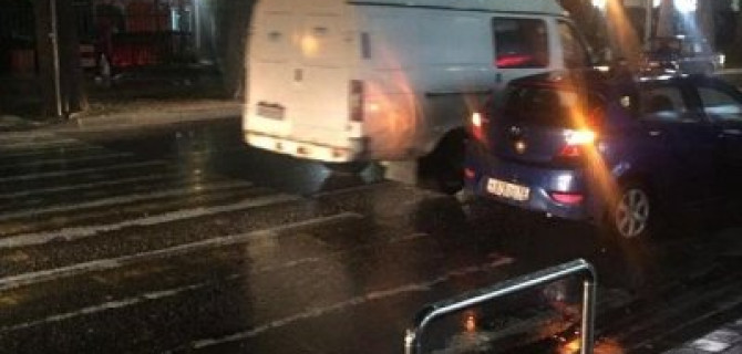 В Сочи автомобиль сбил 9-летнего ребенка на переходе