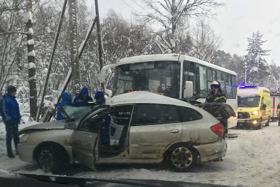 В ДТП в Курортном районе Петербурга погиб человек