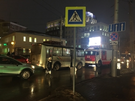 В Калуге ПАЗ сбил пешехода на переходе