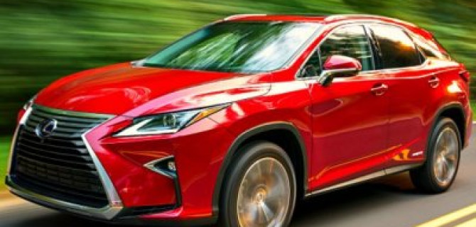 Lexus стал самым популярным в России среди премиальных кроссоверов и внедорожников