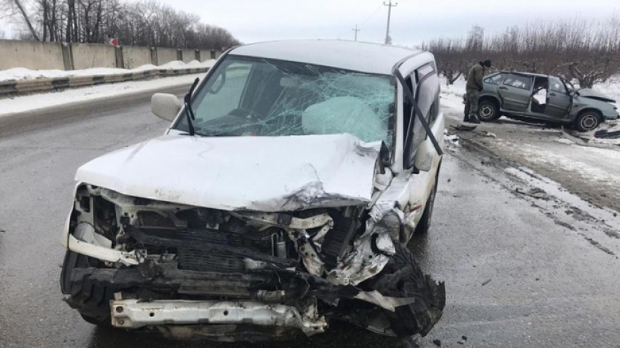 В лобовом ДТП под Воронежем погиб водитель ВАЗа (1)