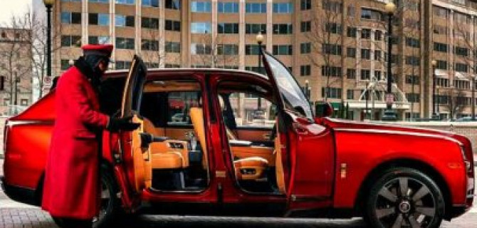 Rolls-Royce подготовил серсию авто в честь Года свиньи