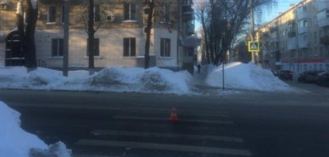 В Самаре автомобиль сбил девушку и уехал