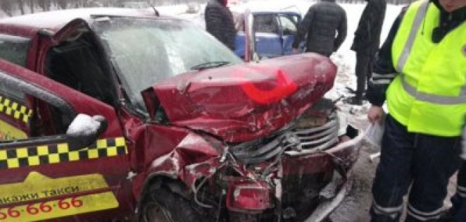 Три человека пострадали в ДТП под Ярославлем