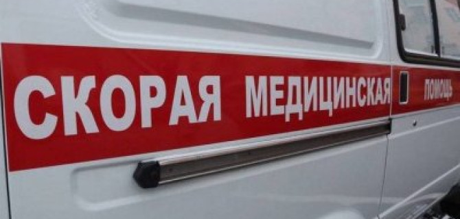 В Тихвине после ДТП опрокинулась «скорая»