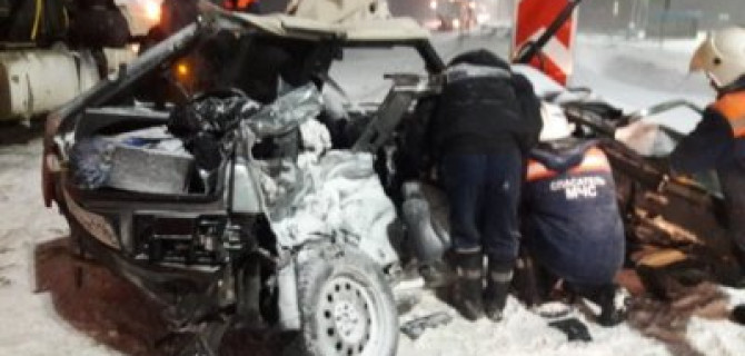 В Татарстане в ДТП с КамАЗом погибли четыре человека