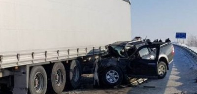 В ДТП с грузовиком в Сургутском районе погиб водитель иномарки