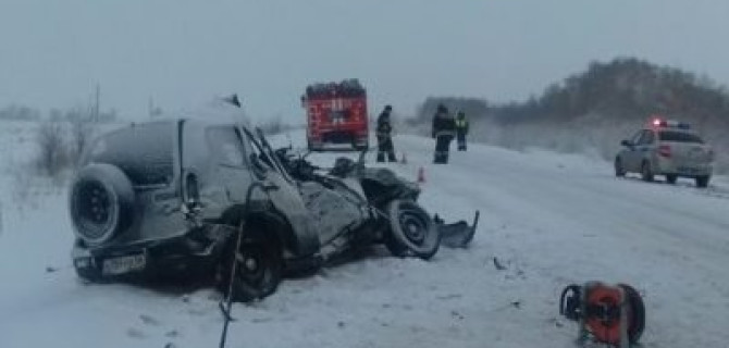 Два человека погибли в ДТП с грузовиком в Оренбургской области