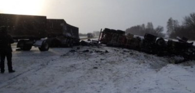 Два человека погибли в тройном ДТП в Тамбовской области