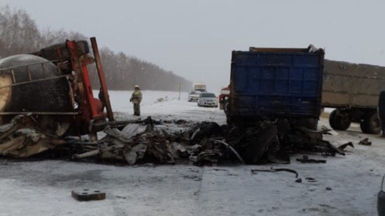 Два человека погибли в тройном ДТП в Тамбовской области (1)