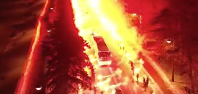 Клубный автобус футбольного "Зенита" проехал на матч сквозь огонь