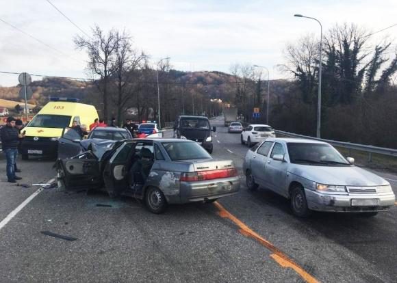 Три человека пострадали в ДТП в Сочи