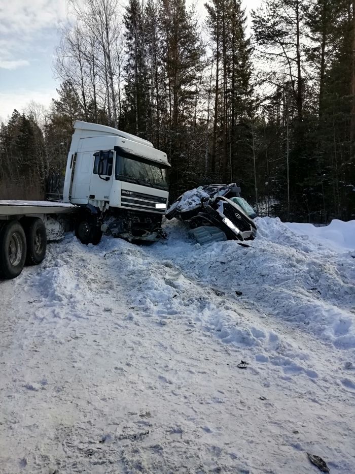 В ДТП с фурой под Качканаром погиб человек (1)