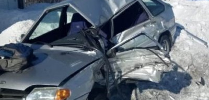 Водитель ВАЗа погиб в ДТП в Омской области