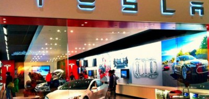 Tesla закроет свои розничные магазины