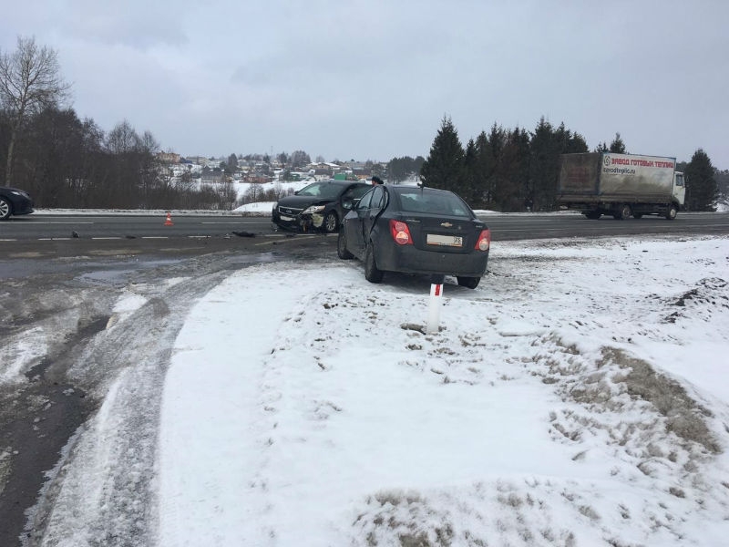 Два человека пострадали в ДТП под Вологдой (3)