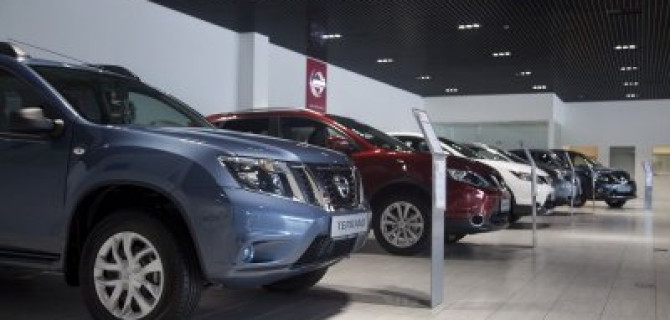 Автомобили Nissan на лучших весенних условиях 