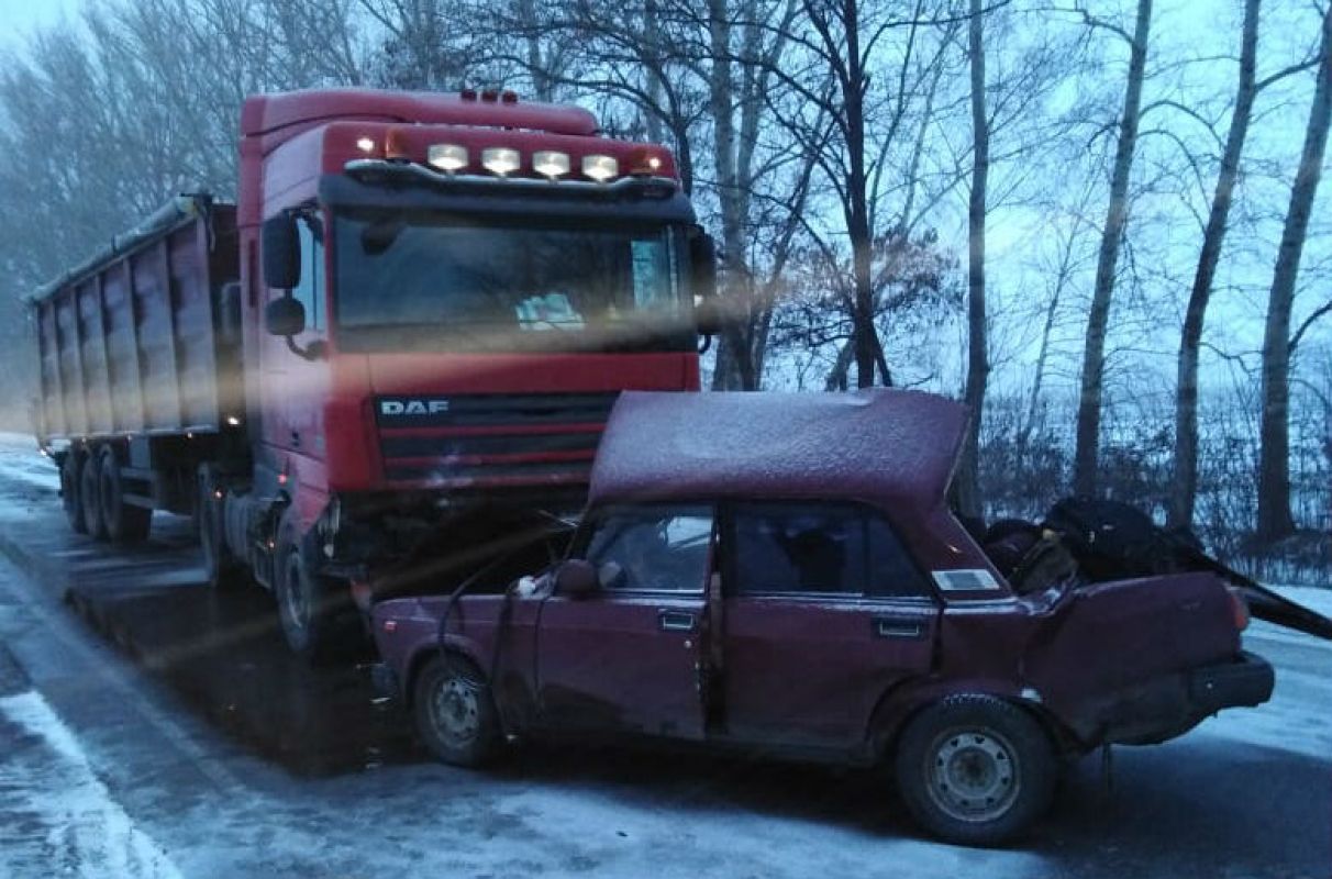 Двое взрослых и ребенок погибли в ДТП в Воронежской области