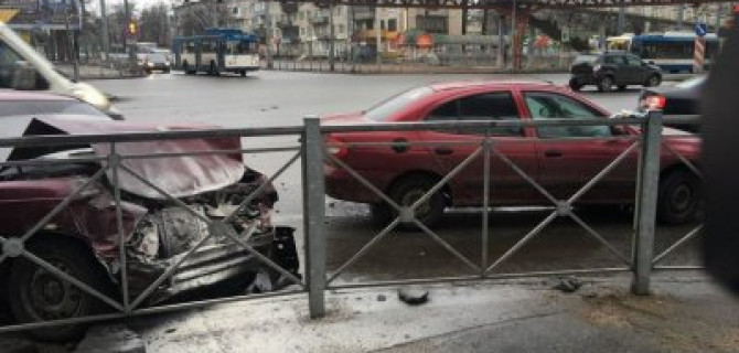 Пять человек пострадали в ДТП на юге Петербурга