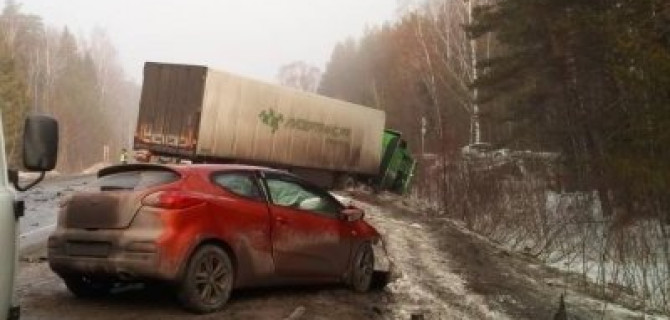 Водитель иномарки погиб в ДТП с фурой в Марий Эл