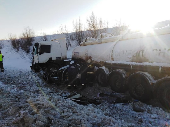Два человека погибли в ДТП с бензовозом в Чувашии (2)