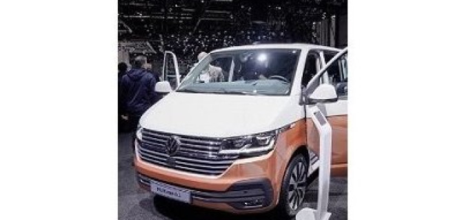 Volkswagen Multivan – первый из обновленного семейства Т6.1