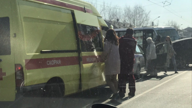 Пять человек пострадали в ДТП в Барнауле