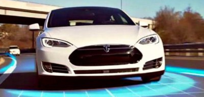 Tesla обновит автопилоты своих электромобилей